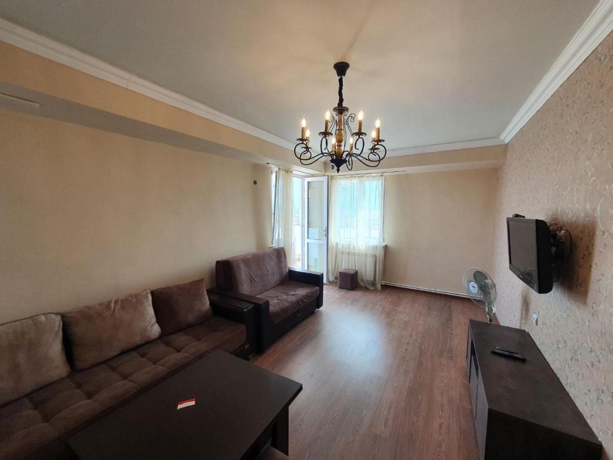 Apartment In Yerevan On Amiryan Street Esterno foto
